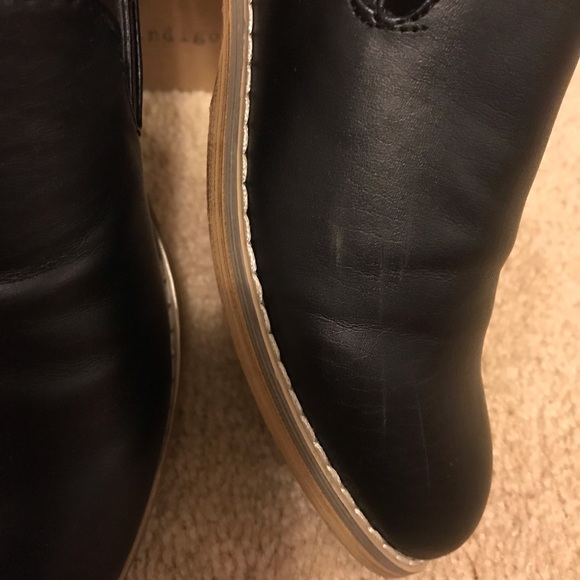 Business Casual Shoes- LIKE NEW - Picture 5 of 6
